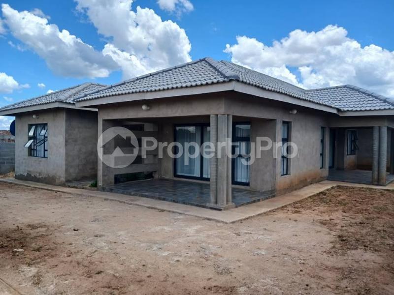 5 bedroom Houses for sale Hopelyn Suburb , Bulawayo Mahatshula Bulawayo North Bulawayo - 8