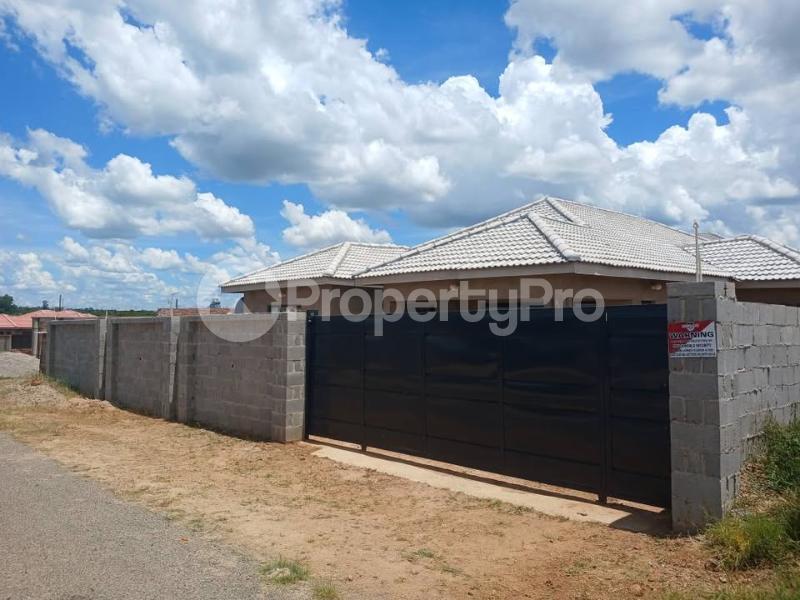 5 bedroom Houses for sale Hopelyn Suburb , Bulawayo Mahatshula Bulawayo North Bulawayo - 0
