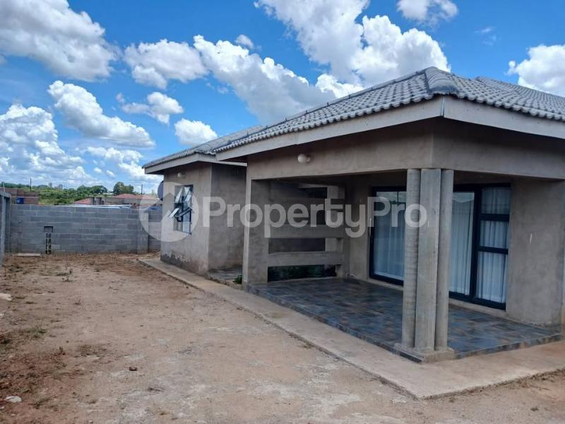 5 bedroom Houses for sale Hopelyn Suburb , Bulawayo Mahatshula Bulawayo North Bulawayo - 1