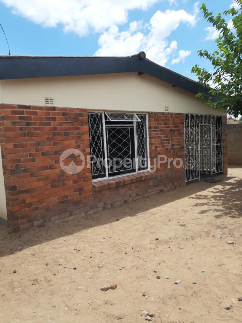 5 bedroom Houses for sale Magwegwe North Magwegwe Bulawayo High-Density Bulawayo - 0