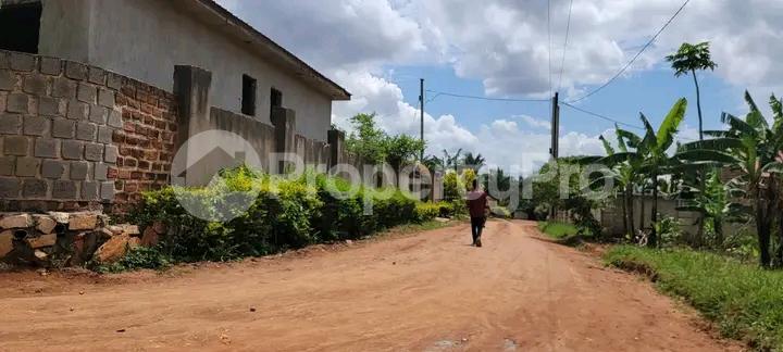 5 bedroom Bungalow Apartment for sale Gayaza road  Kampala Central - 1