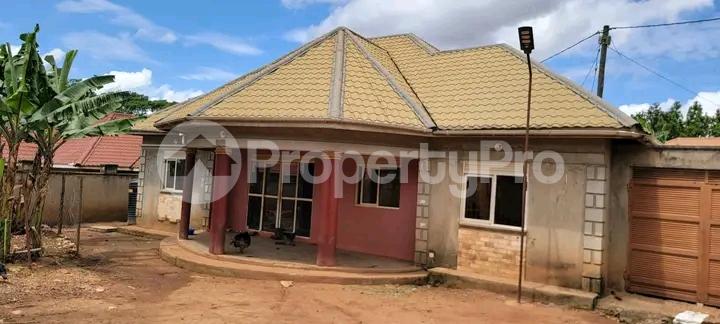 5 bedroom Bungalow Apartment for sale Gayaza road  Kampala Central - 2
