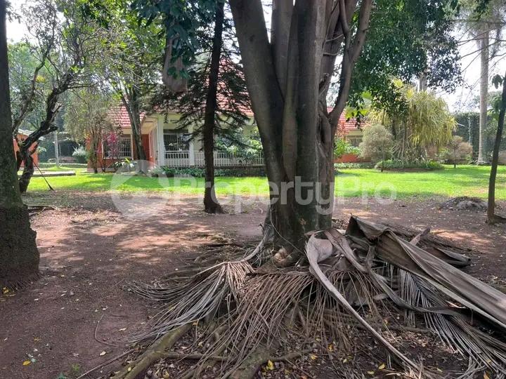 5 bedroom Bungalow Apartment for sale Kololo  Kampala Central - 0