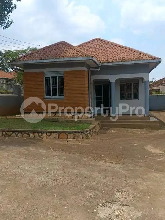 5 bedroom Bungalow Apartment for rent Bukoto ntinda ministers village  Bukoto Kampala Central - 3