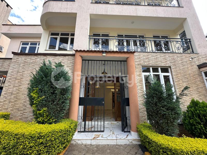 5 bedroom Townhouse for rent Njumbi estate, convent Lavington Nairobi