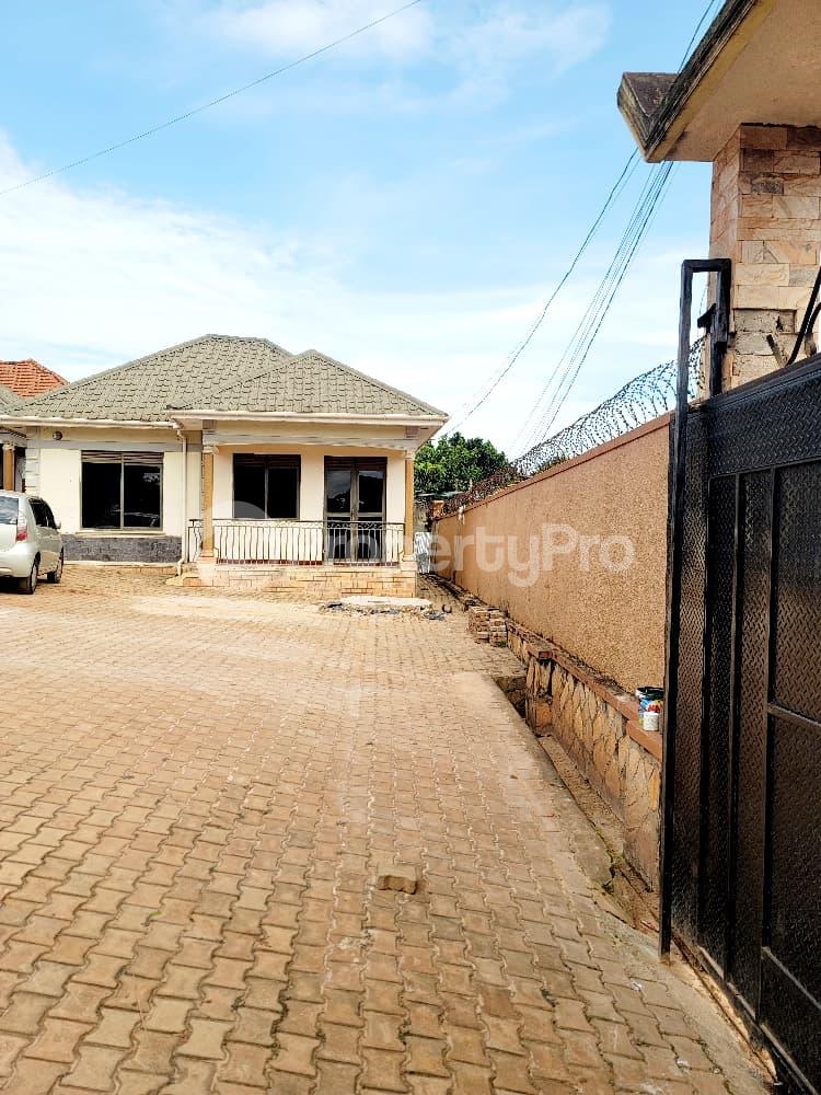2 bedroom Apartment for sale Bwebajja road  Kampala Central Kampala Central - 4
