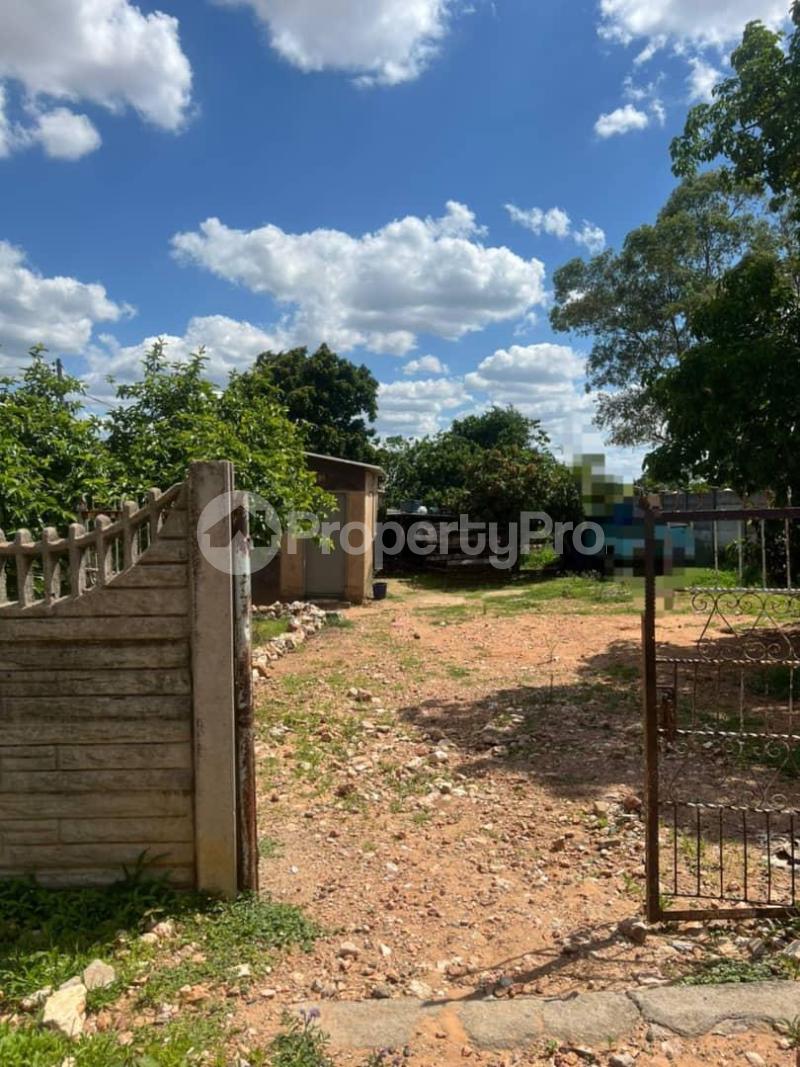 3 bedroom Houses for sale Nkulumane 12 Bulawayo  Nkulumane Bulawayo High-Density Bulawayo - 0