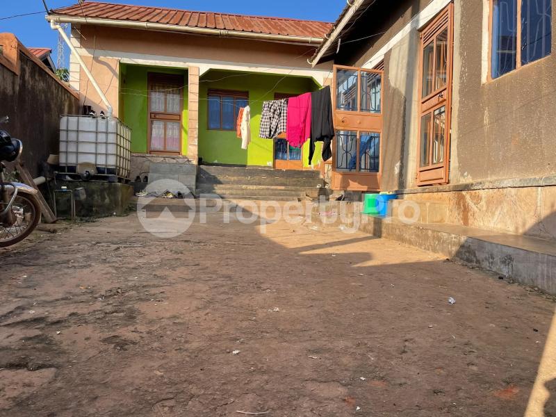 1 bedroom mini flat  Apartment for sale Kawanda bombo road  Kawempe Wakiso Central - 0