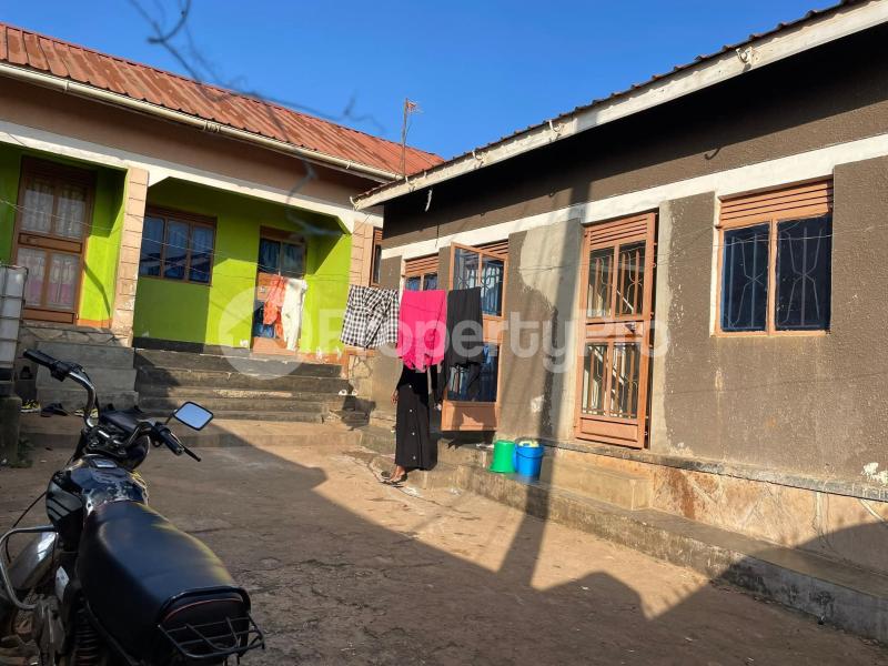 1 bedroom mini flat  Apartment for sale Kawanda bombo road  Kawempe Wakiso Central - 2