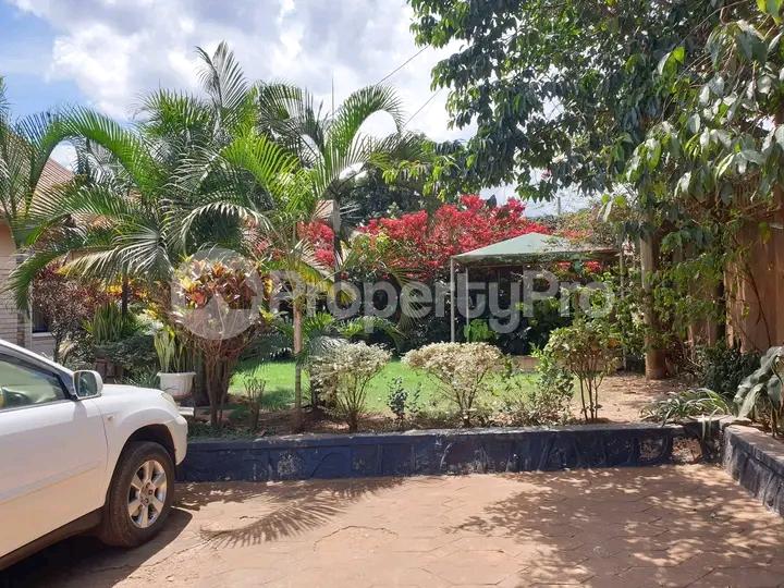 5 bedroom Bungalow Apartment for sale Kyaliwajjala road  Kira Wakiso Central - 5