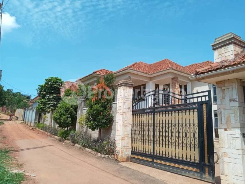 5 bedroom Villa for sale Lungujja Mengo Kampala Central - 0