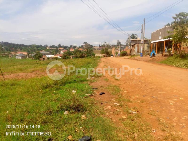 Land for sale Kagoma bombo road Kampala Central Kampala Central - 5