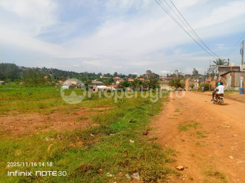 Land for sale Kagoma bombo road Kampala Central Kampala Central - 4