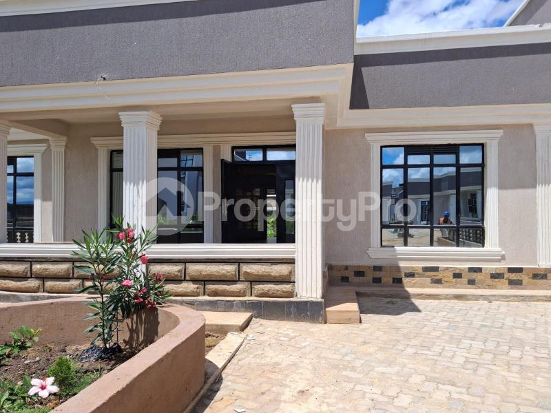 6 bedroom Bungalow Houses for sale Kangundo Road Kangundo