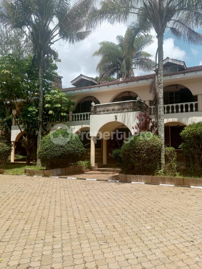 6 bedroom Townhouses Houses for rent Karen Nairobi