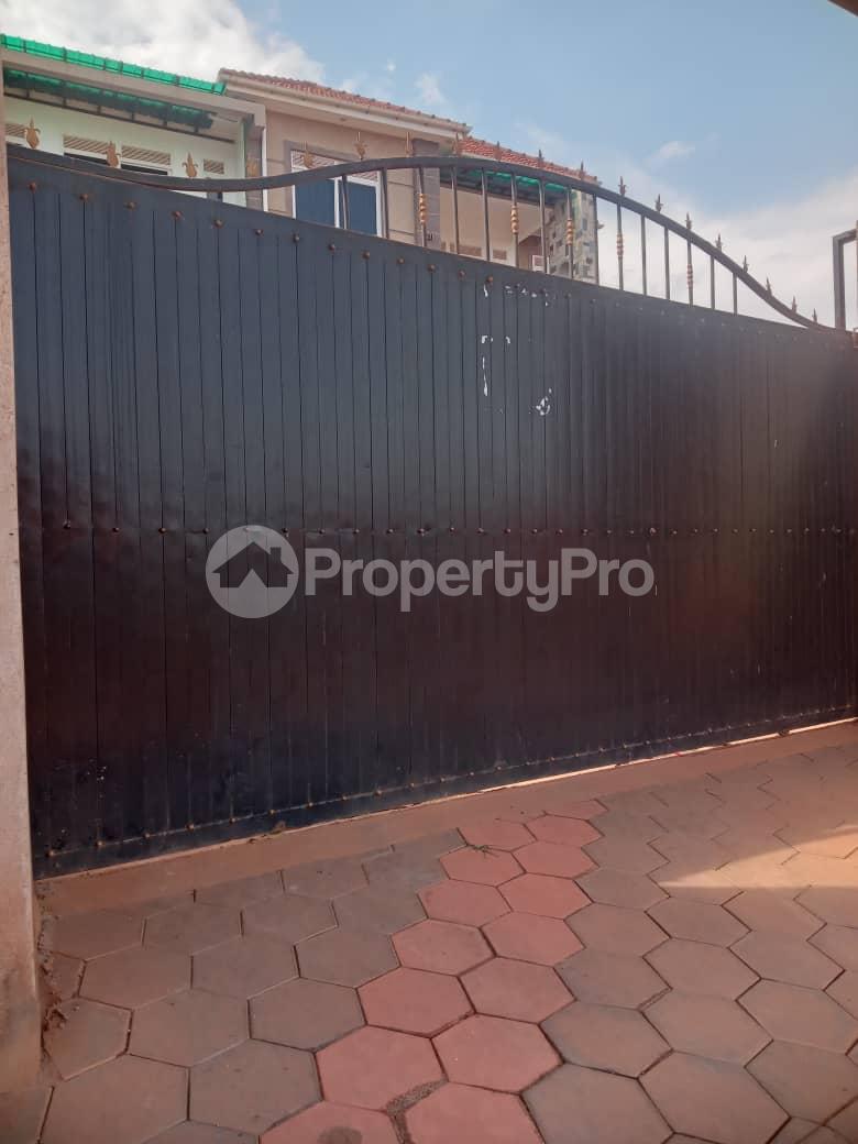 6 bedroom Villa for sale Wakiso Central - 12