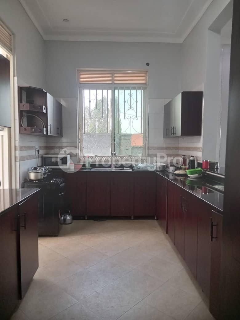6 bedroom Villa for sale Wakiso Central - 9