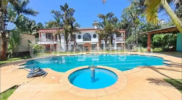 6 bedroom Townhouses Houses for rent Nyari Nairobi