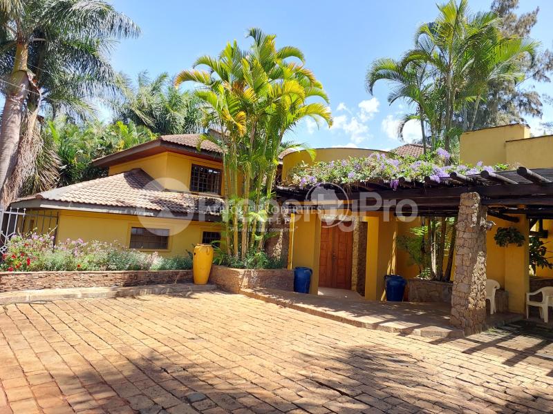 6 bedroom Townhouse for rent Runda Nairobi