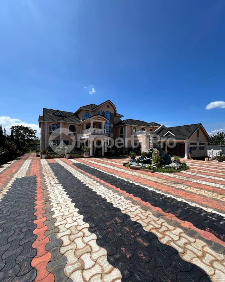 6 bedroom Flat&Apartment for sale Runda Nairobi