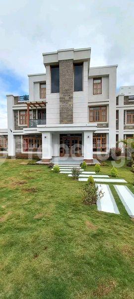 6 bedroom Townhouse for sale Karen Nairobi