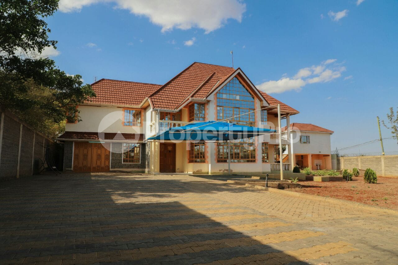 6 bedroom Townhouse for sale Utawala Nairobi