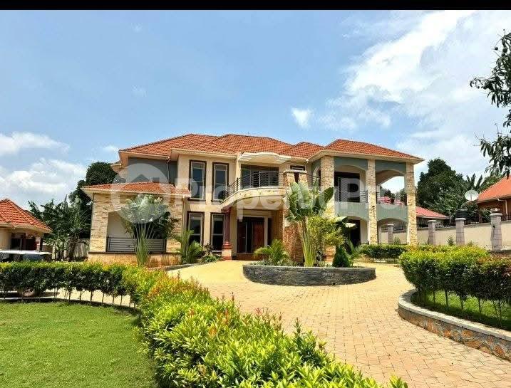 6 bedroom Villa for sale Kira nakwero  Kira Wakiso Central - 1