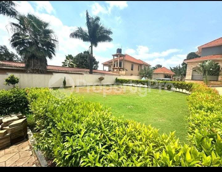 6 bedroom Villa for sale Kira nakwero  Kira Wakiso Central - 3