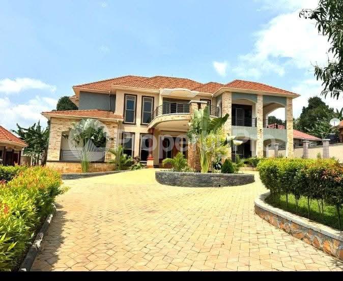 6 bedroom Villa for sale Kira nakwero  Kira Wakiso Central - 0
