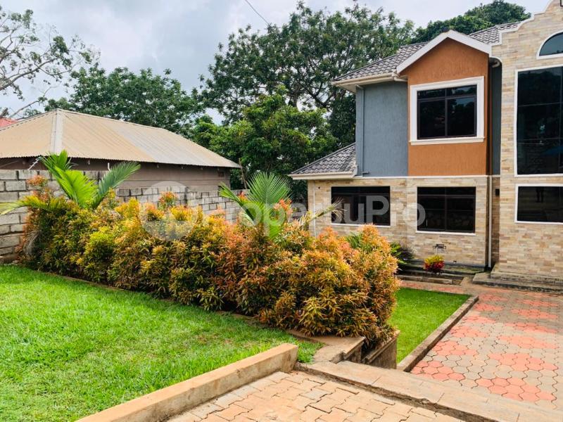 6 bedroom Villa for sale Nakiwogo Road  Katabi Wakiso Central - 11