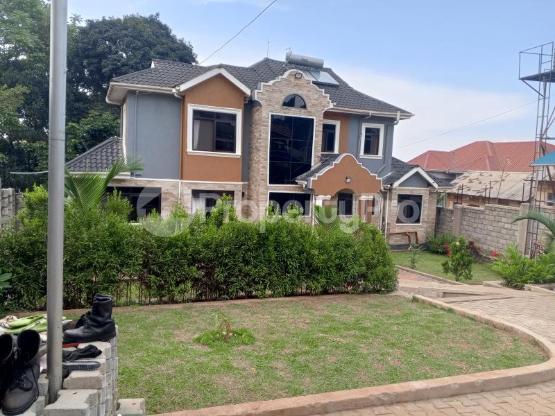6 bedroom Villa for sale Nakiwogo Road  Katabi Wakiso Central - 7
