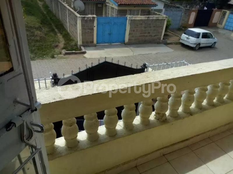 6 bedroom Houses for sale Komarock Nairobi