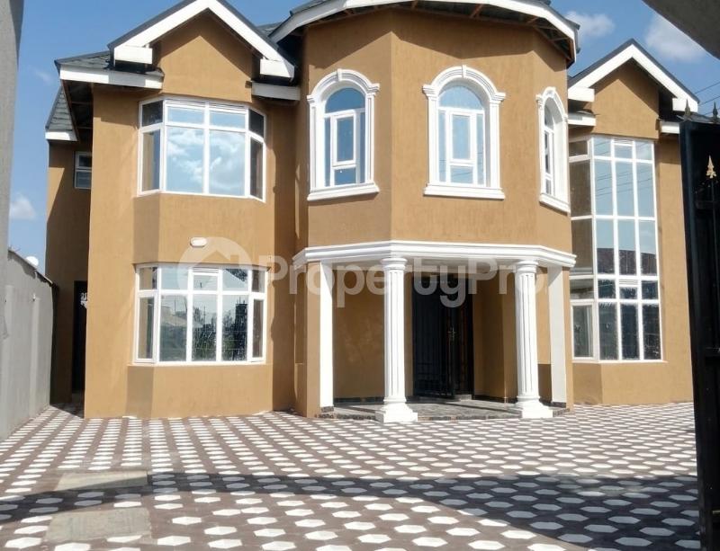 6 bedroom Townhouse for rent Syokimau Nairobi