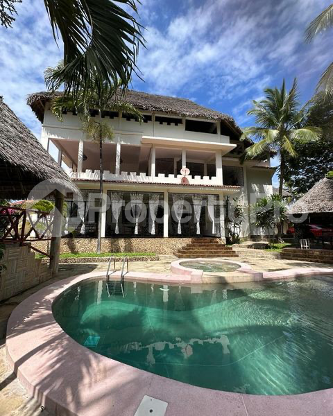 6 bedroom Townhouse for sale Watamu Watamu