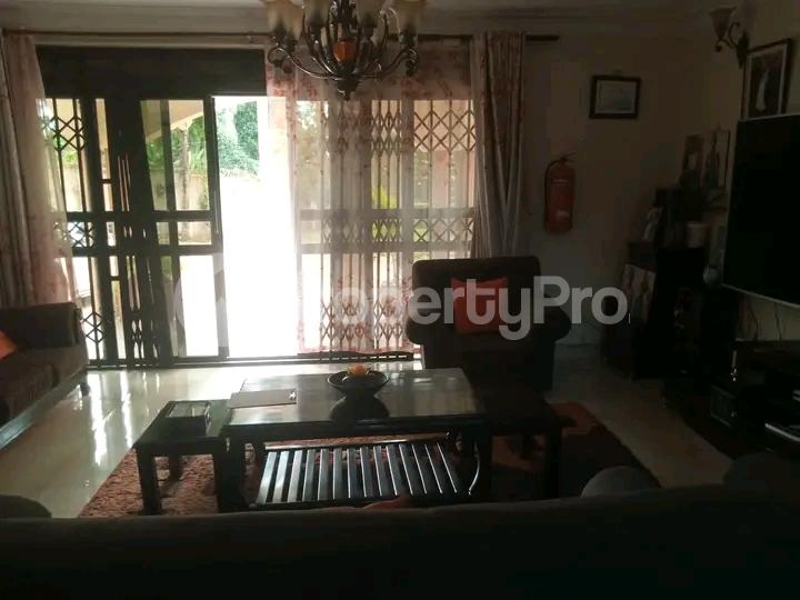 6 bedroom Bungalow Apartment for sale Namugongo road  Kampala Central Kampala Central - 3