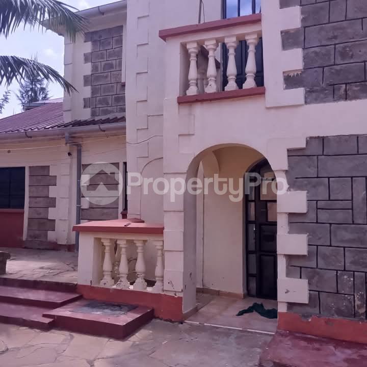 7 bedroom Townhouse for rent Kerarapon Nairobi