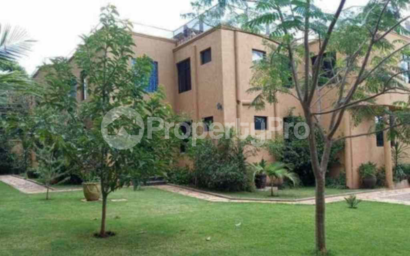 8 bedroom Houses for sale Runda Nairobi