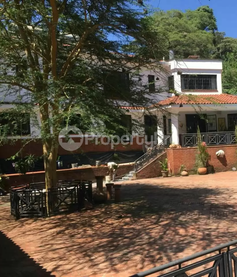 8 bedroom Houses for sale Muthaiga Nairobi