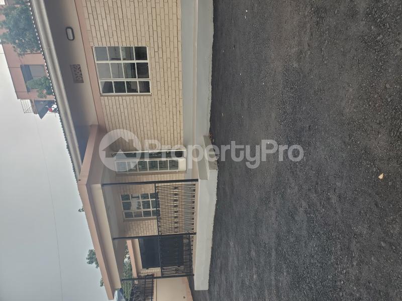 8 bedroom Commercial Property for rent Mawanda road church to church close/road Mulago Kampala Central - 3