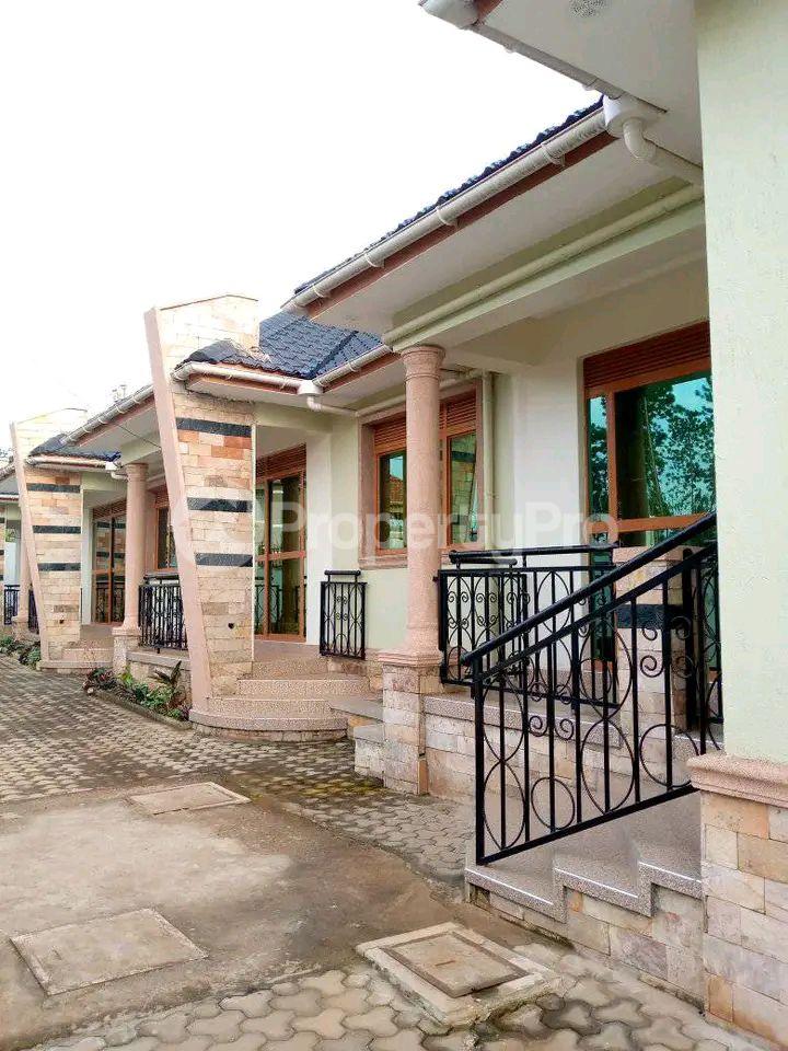 1 bedroom mini flat  Bungalow Apartment for rent wampeewo road Wakiso Central - 6