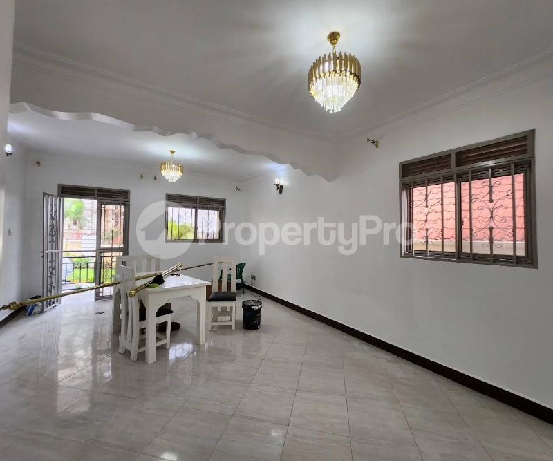 2 bedroom Apartment Block Apartment for rent kulambilo road Kampala Central - 5
