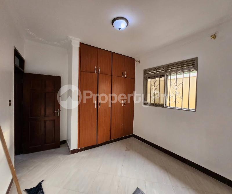 2 bedroom Apartment Block Apartment for rent kulambilo road Kampala Central - 11