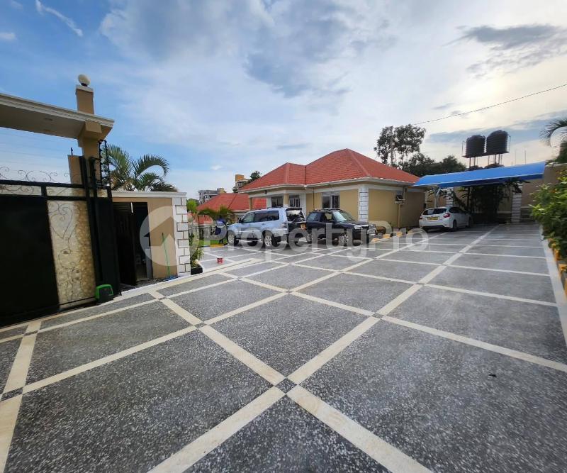 2 bedroom Apartment Block Apartment for rent kulambilo road Kampala Central - 4