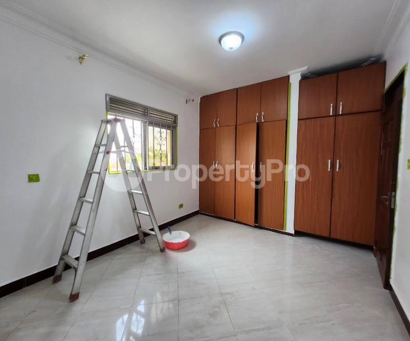2 bedroom Apartment Block Apartment for rent kulambilo road Kampala Central - 3