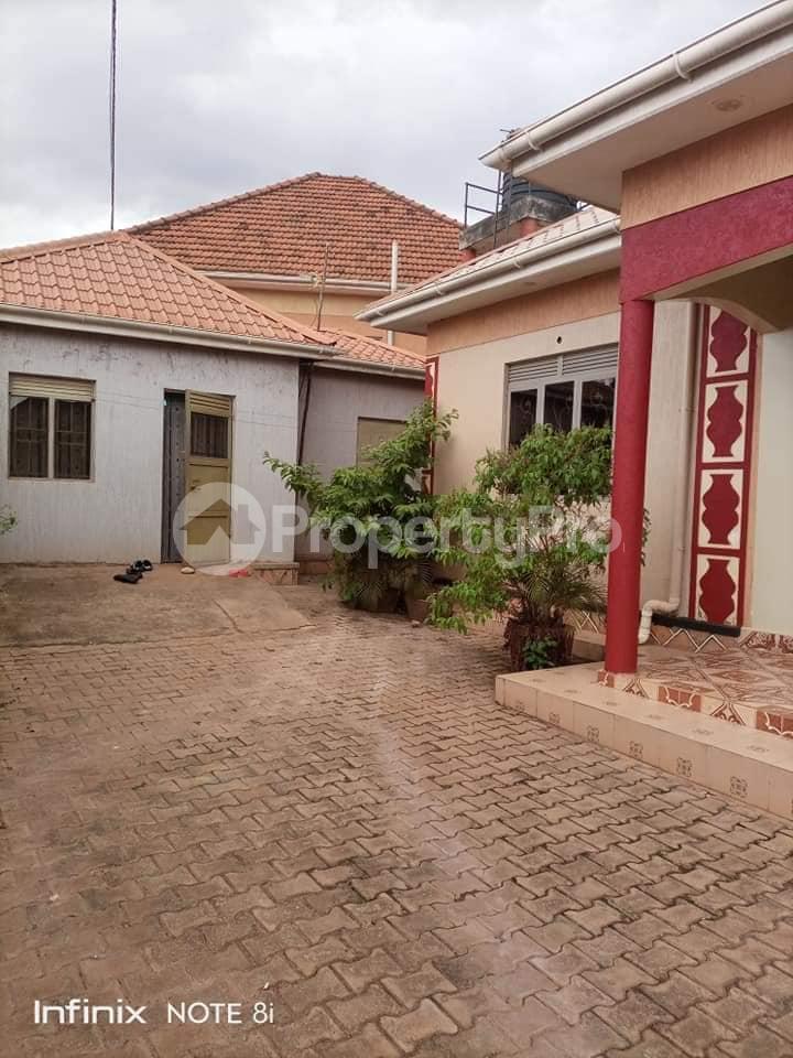 2 bedroom Bungalow Apartment for rent kisaasi road Kampala Central - 3