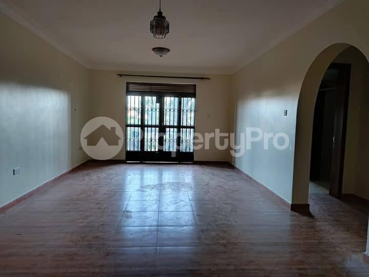 2 bedroom Apartment Block Apartment for rent Mbalwa road Wakiso Central - 4