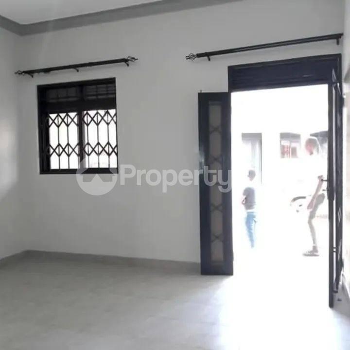 2 bedroom Apartment Block Apartment for rent namugongo road Wakiso Central - 7