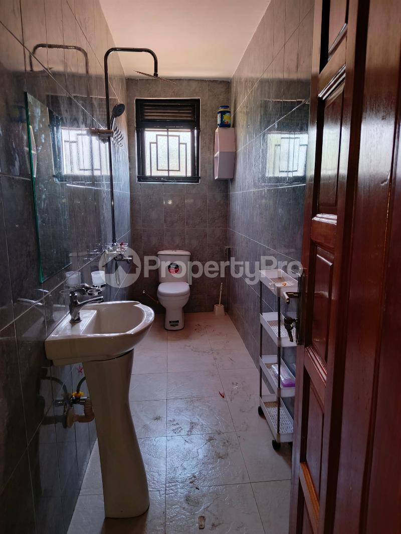 2 bedroom Apartment Block Apartment for rent namugongo road Wakiso Central - 8