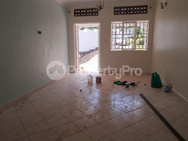 2 bedroom Bungalow Apartment for rent Kulambilo road Kampala Central - 6