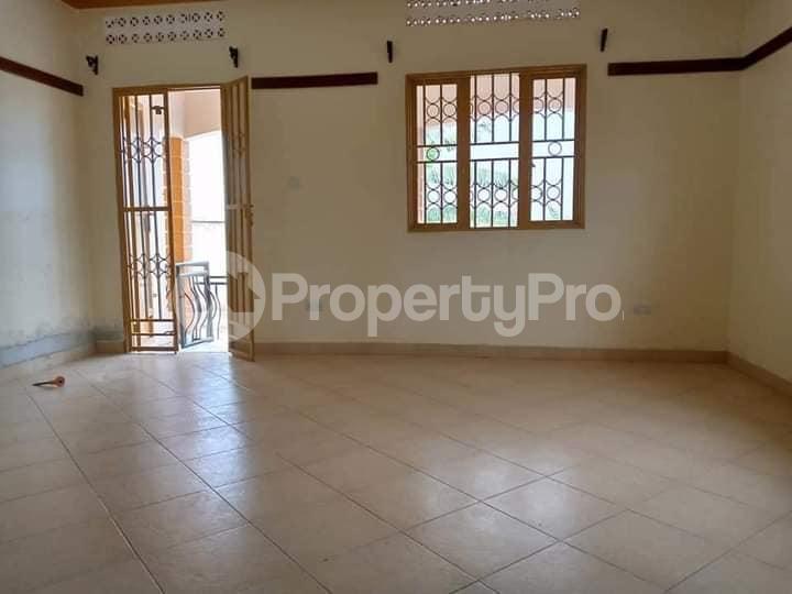 2 bedroom Bungalow Apartment for rent namugongo road Wakiso Central - 4